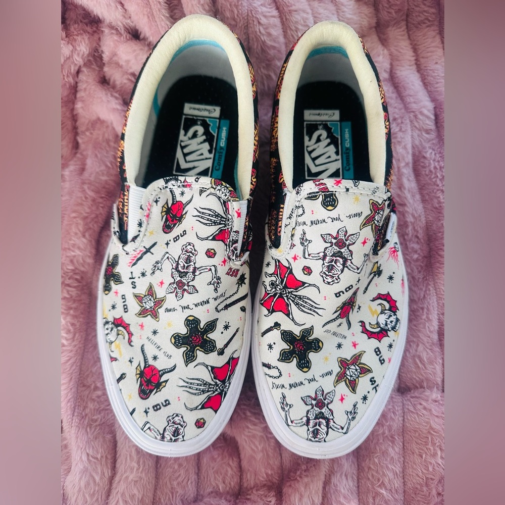 Stranger Things Comfy Cush Custom Vans men’s size 6.5/women’s size 8